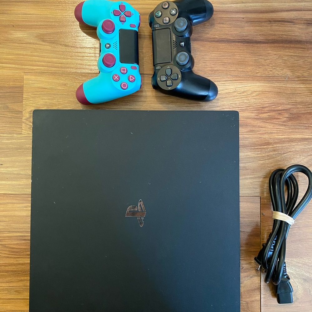 PS4 Pro Console